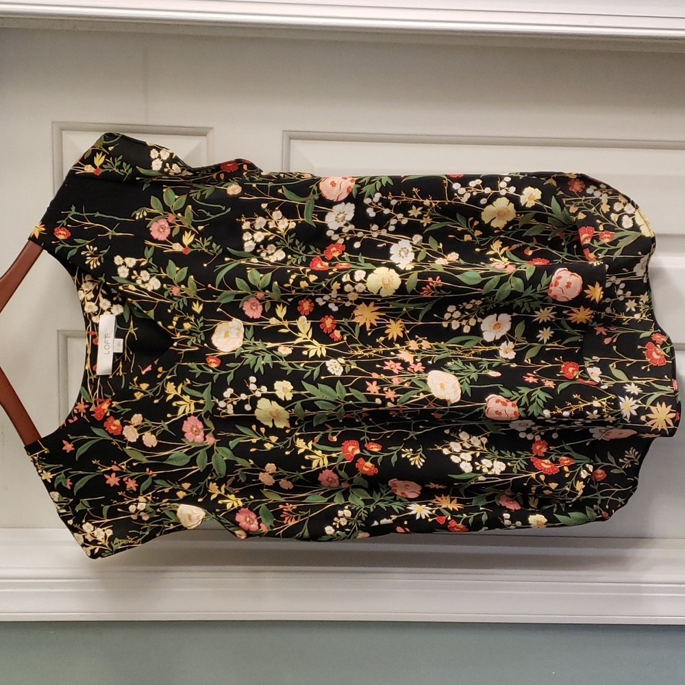 Floral LOFT blouse size M